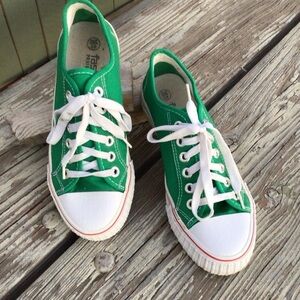 Unisex Green Canvas Sneakers Shoes size 40